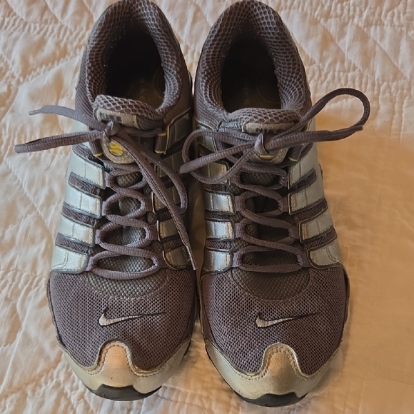 Nike Gray and Yellow Athletic Shoes - Picture 6 of 9